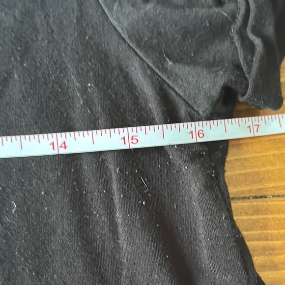 American Eagle Outfitters Black Short Sleeve Tee womens medium v neck - Picture 6 of 11